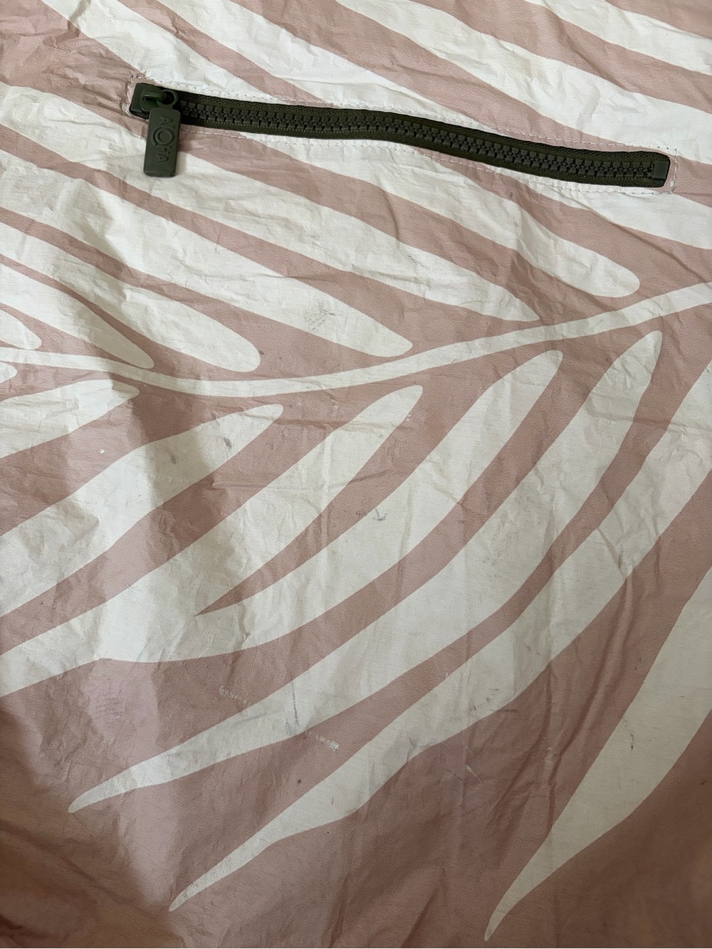 Aloha Collection Palm Day Tripper Tote Bag - Picture 9 of 11